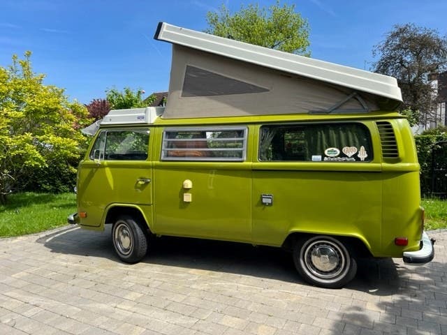 LHD T2 Westfalia (1976) in Taiga green